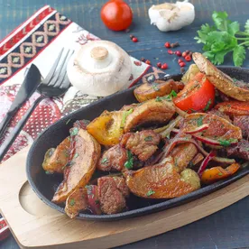 Сковородка со свининой