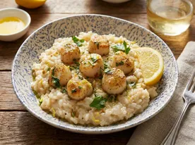 Ризотто с гребешками и королевскими креветками