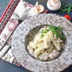 Фетучини с курицей и грибами