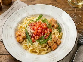 Феттуччине с лососем