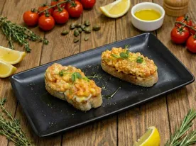 Брускетта с семгой в манговом соусе